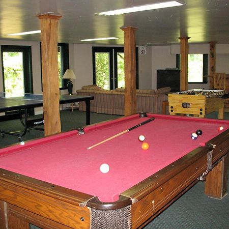 Highland Lake Inn & Resort - Flat Rock Εξωτερικό φωτογραφία