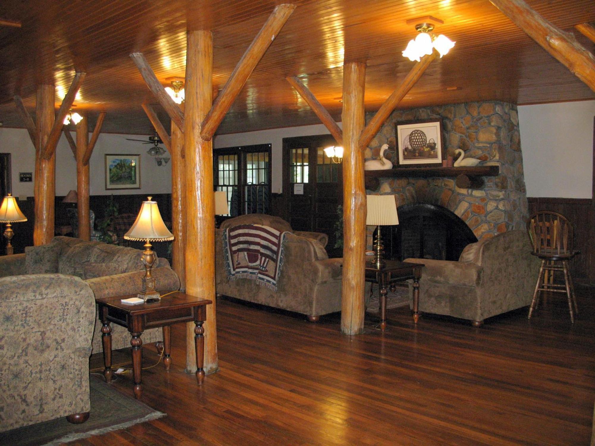 Highland Lake Inn & Resort - Flat Rock Εξωτερικό φωτογραφία