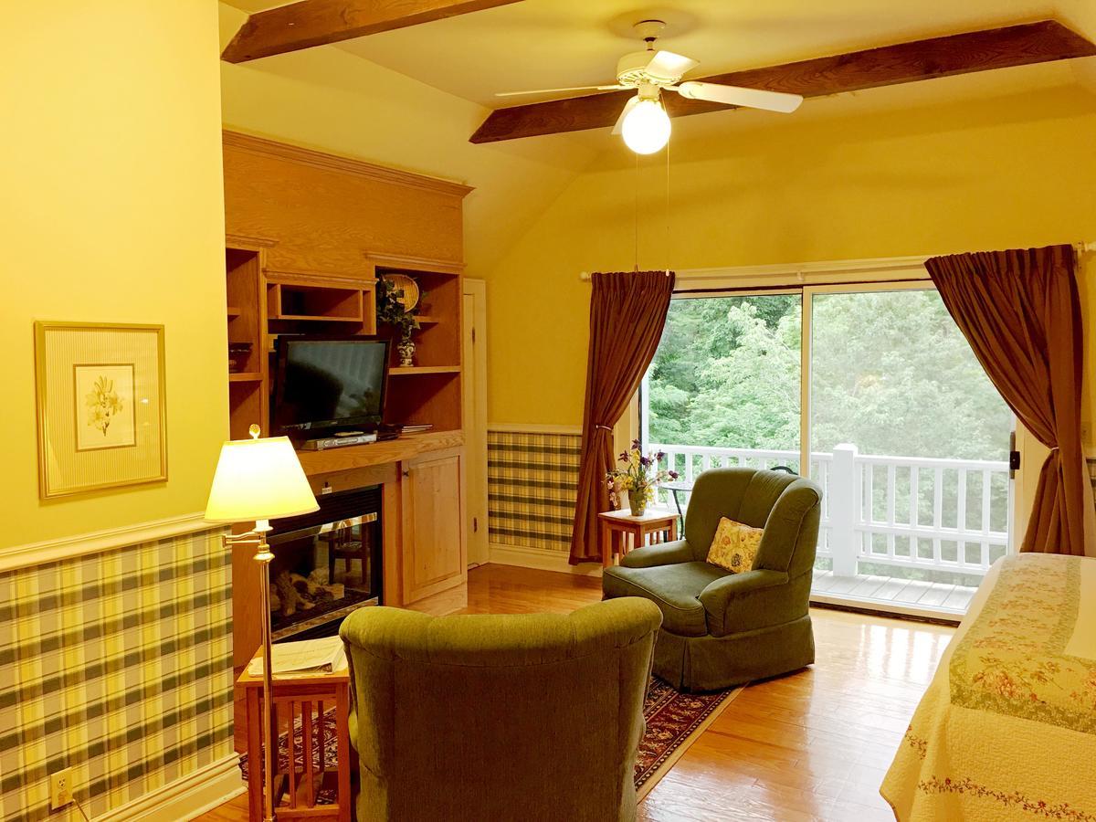Highland Lake Inn & Resort - Flat Rock Εξωτερικό φωτογραφία
