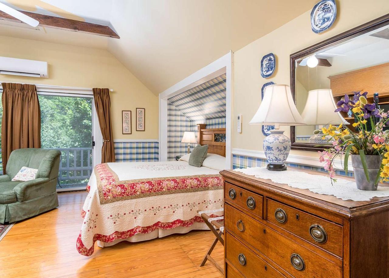 Highland Lake Inn & Resort - Flat Rock Εξωτερικό φωτογραφία