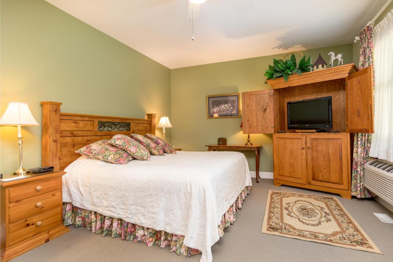 Highland Lake Inn & Resort - Flat Rock Εξωτερικό φωτογραφία