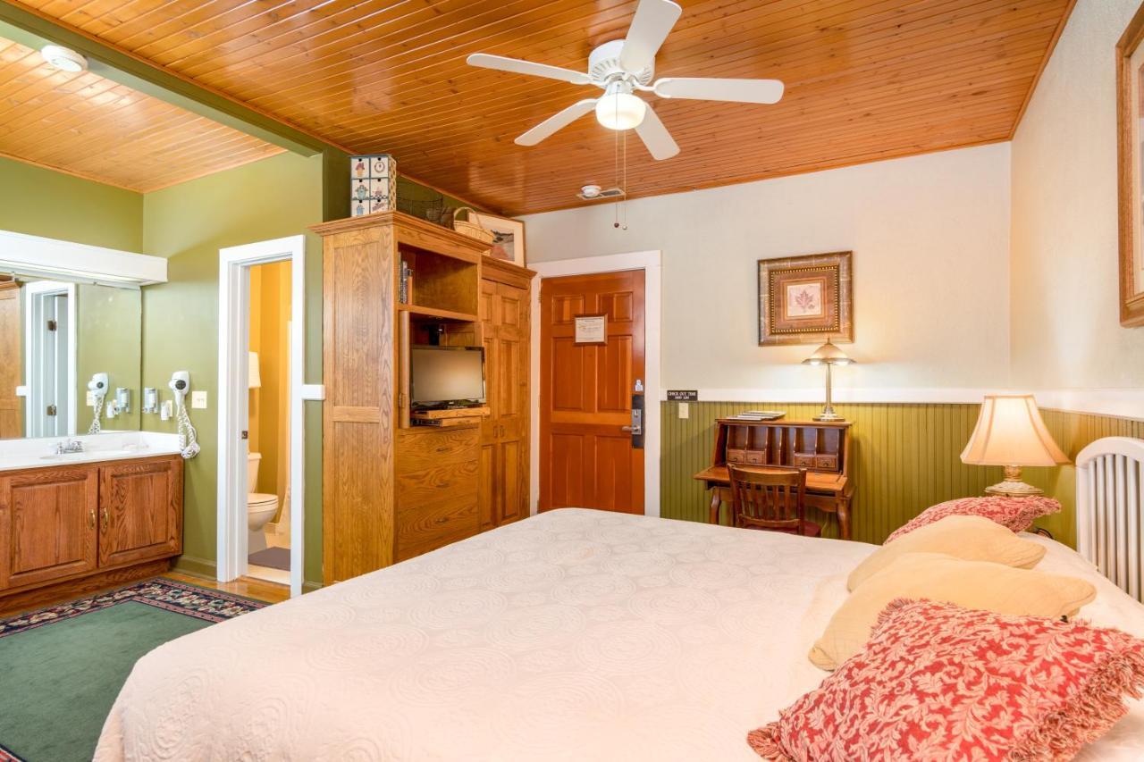 Highland Lake Inn & Resort - Flat Rock Εξωτερικό φωτογραφία